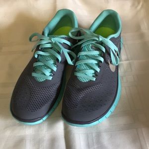 Ladies Nike free 4.0